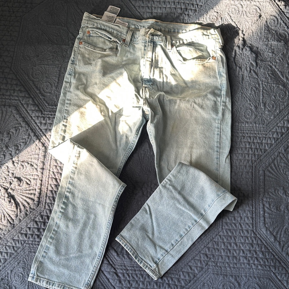 Levi's Men's Light Gray Straight Jeans